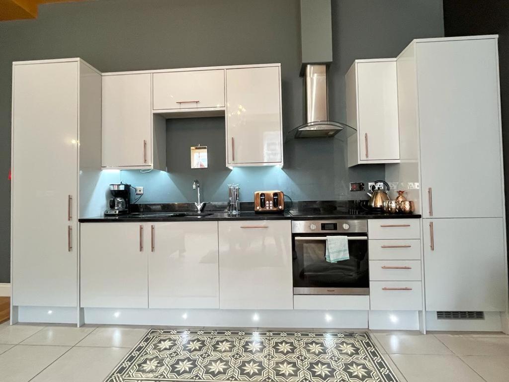 Unique & Luxurious 2 Bedroom City Centre Apartment Нотингам Екстериор снимка